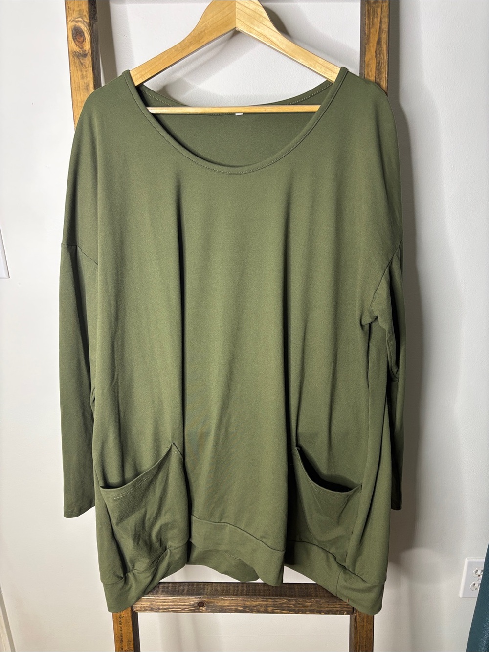 Relaxed Olive Green Pocket Tunic Sweatshirt - Women Size 1X